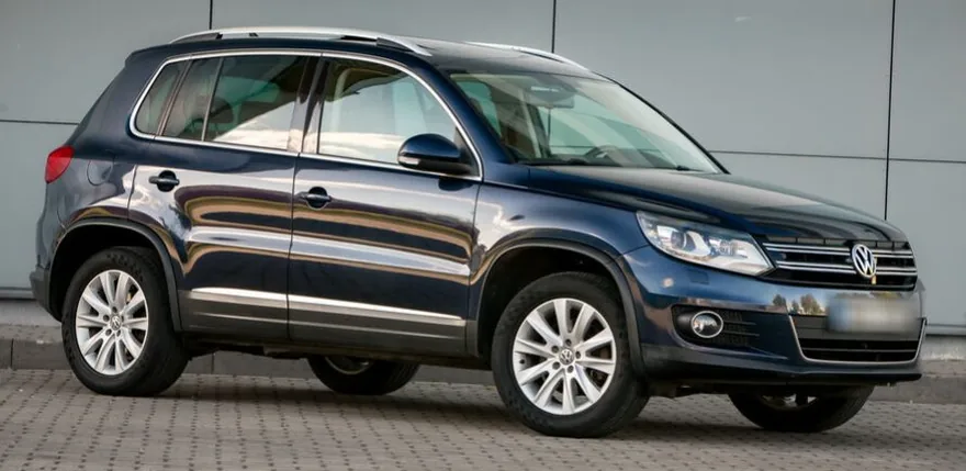 Volkswagen Tiguan Gen 1 (2007 to 2016), front